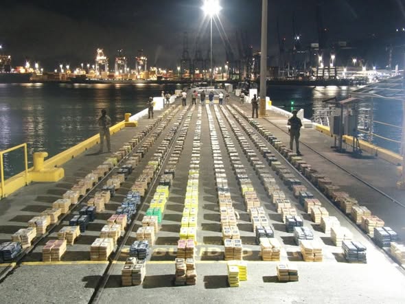 EN UNA OPERACIÓN SIN PRECEDENTES, PANAMÁ INCAUTA 13,5 TONELADAS DE COCAÍNA, HAY 10 DETENIDOS ENTRE LOS QUE APARECEN 4 ECUATORIANOS.-